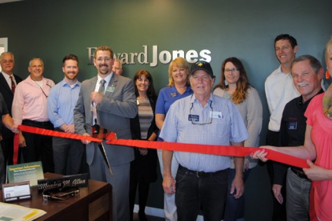 Edward Jones - Dan Freer Ribbon cutting